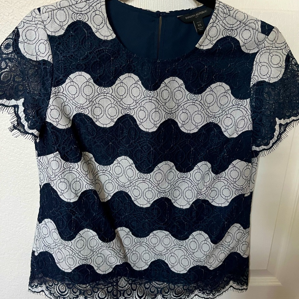XS Banana Republic Lace Blouse